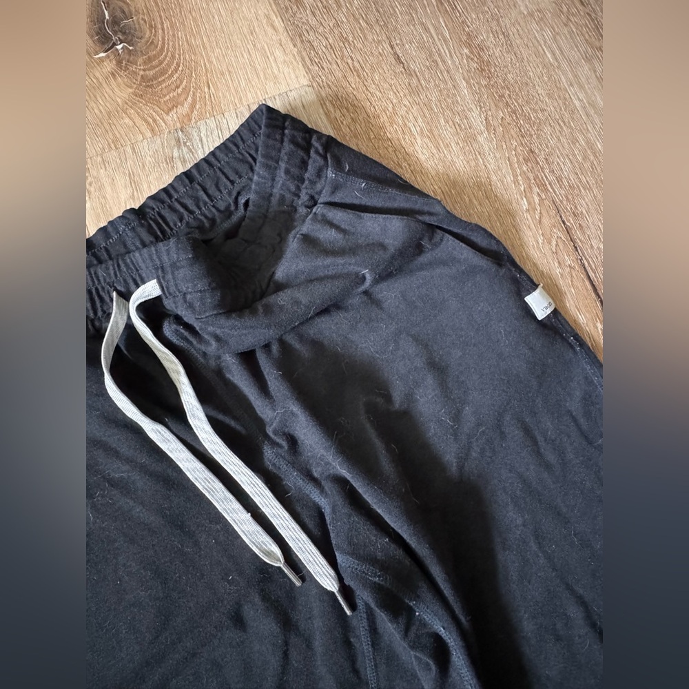 Vuori Black Performance VW303 Jogger Pants Size XS - Picture 3 of 4